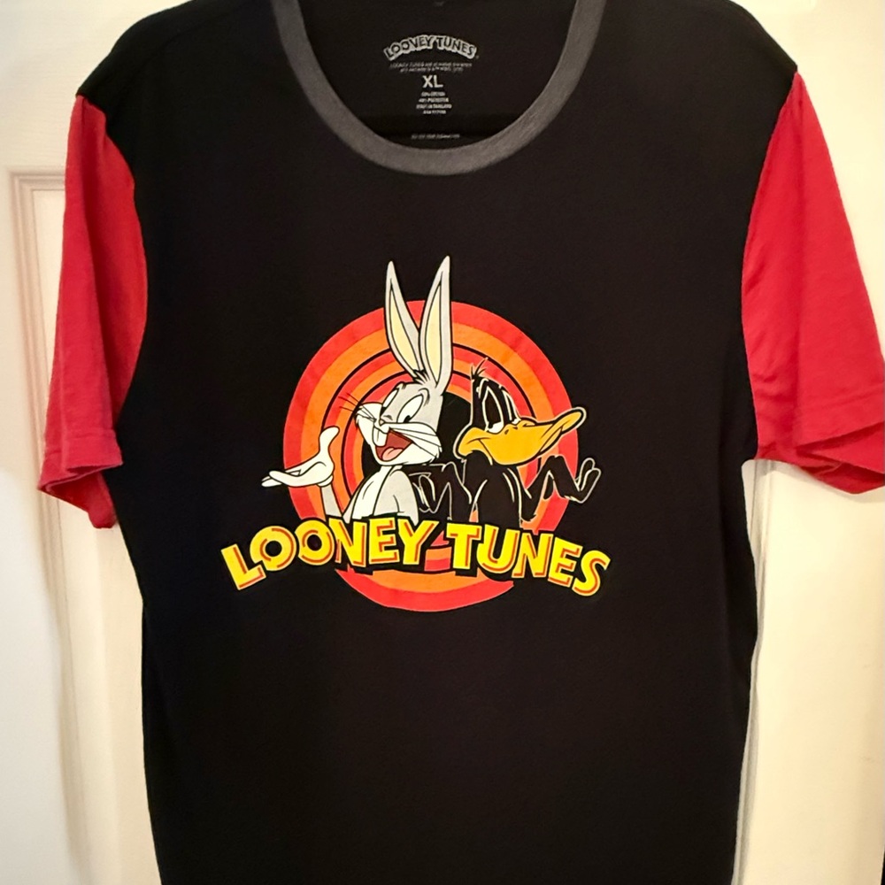 Looney Tunes Black and Red Men’s Tee. Ships next day . Warner Bros . - Picture 2 of 5